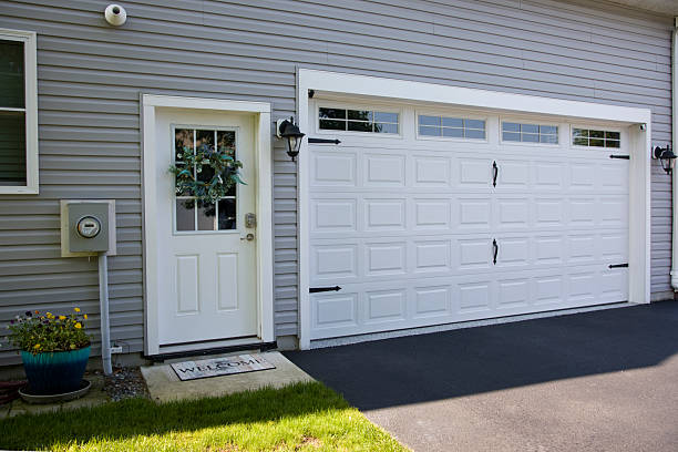 24/7 Emergency Garage Door Panel Replacement experts in Nacogdoches County County, TX